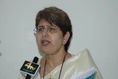 DR Roya Rozati