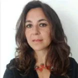 Anna Eros al telefono
