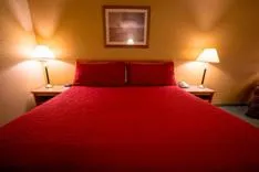 Eagle's View Inn & Suites