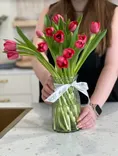 Surprise your loved ones in Dubai with the beauty of fresh blooms!