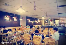Hub Book Cafe